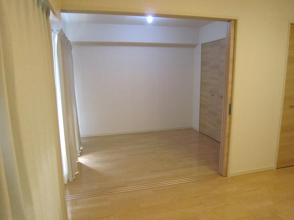 Non-living room. Indoor (11 May 2013) Shooting