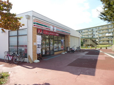 Convenience store. Seven-Eleven UR Kanasugidai park store up (convenience store) 293m