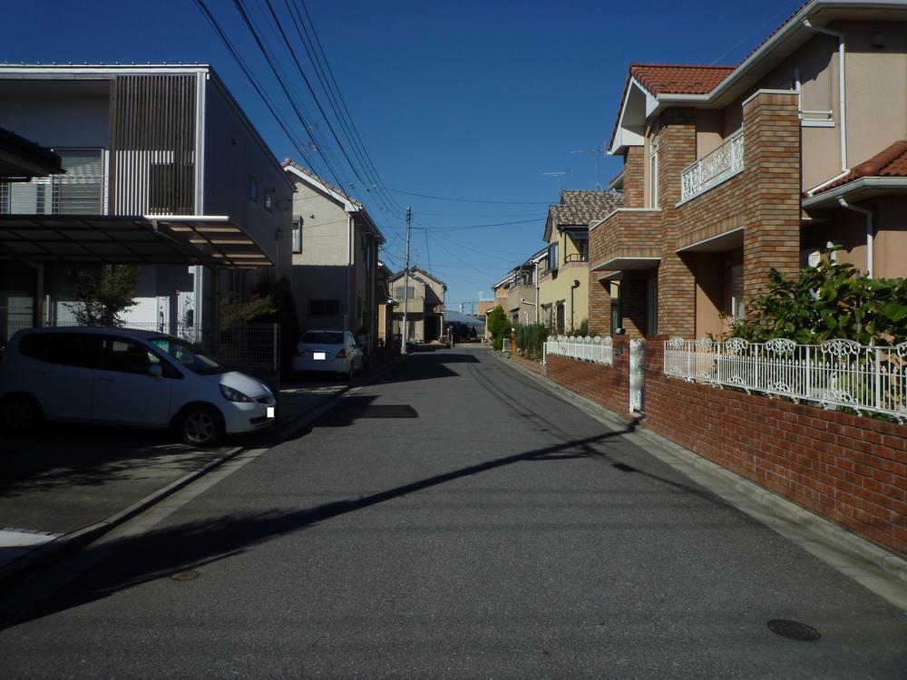 Local photos, including front road. Local (11 May 2013) Shooting