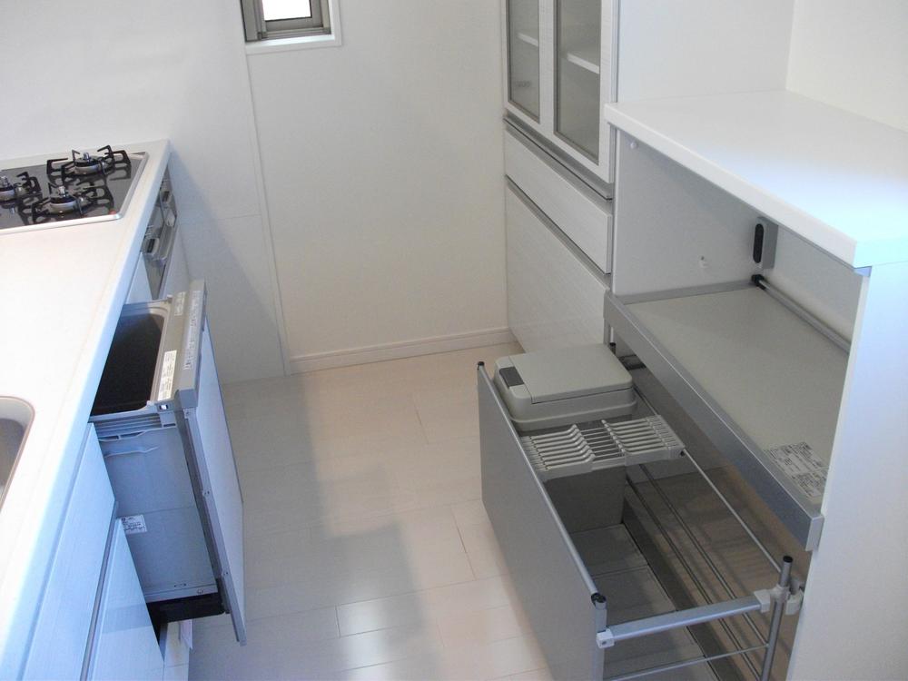 Kitchen. Room (August 2013) Shooting