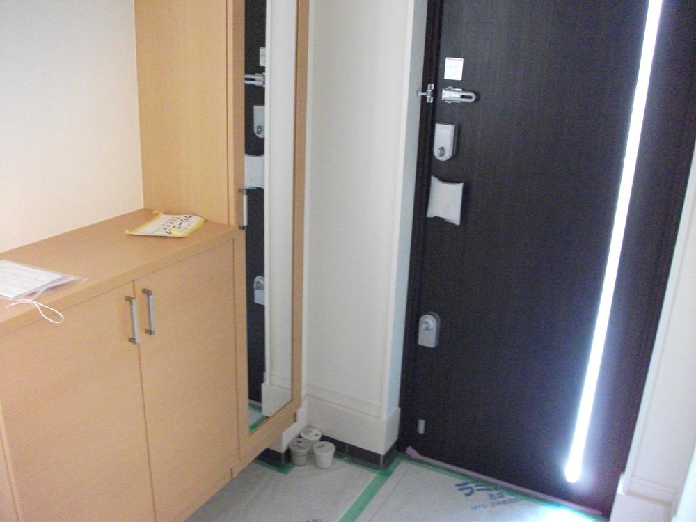 Entrance. Local (10 May 2013) shooting bright entrance