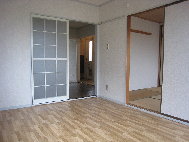 Living and room. By removing here, It is also on the 2LDK. . 