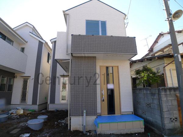 Local appearance photo. 1 Building