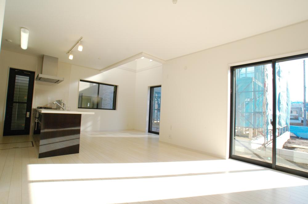 Living. November 2012 registration