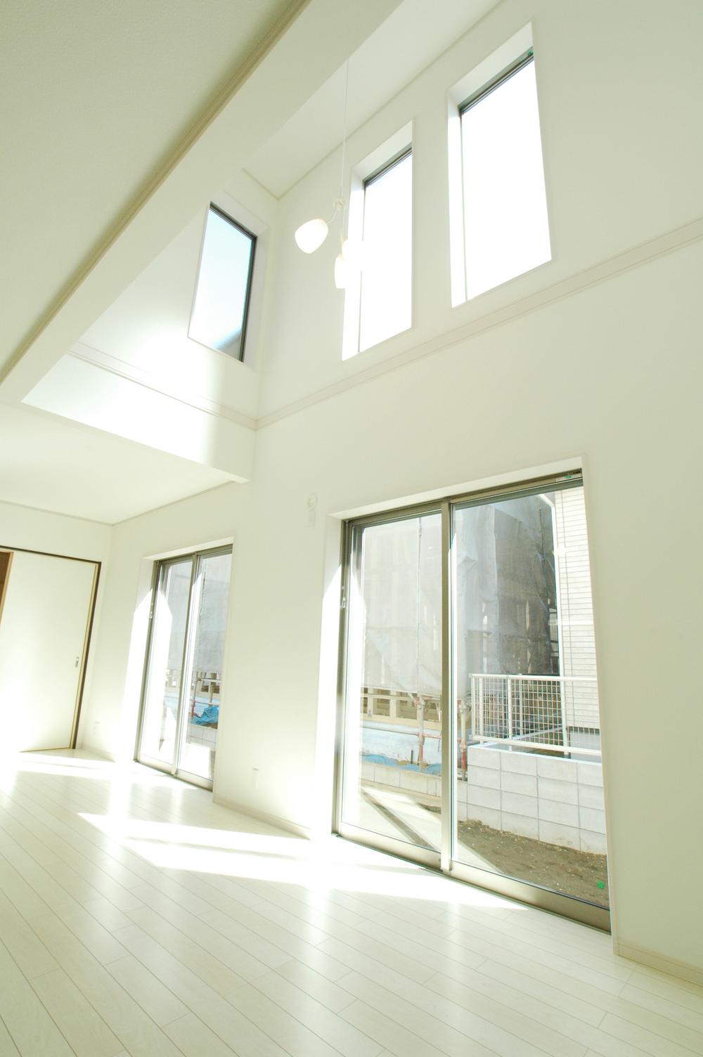 Living. November 2012 registration