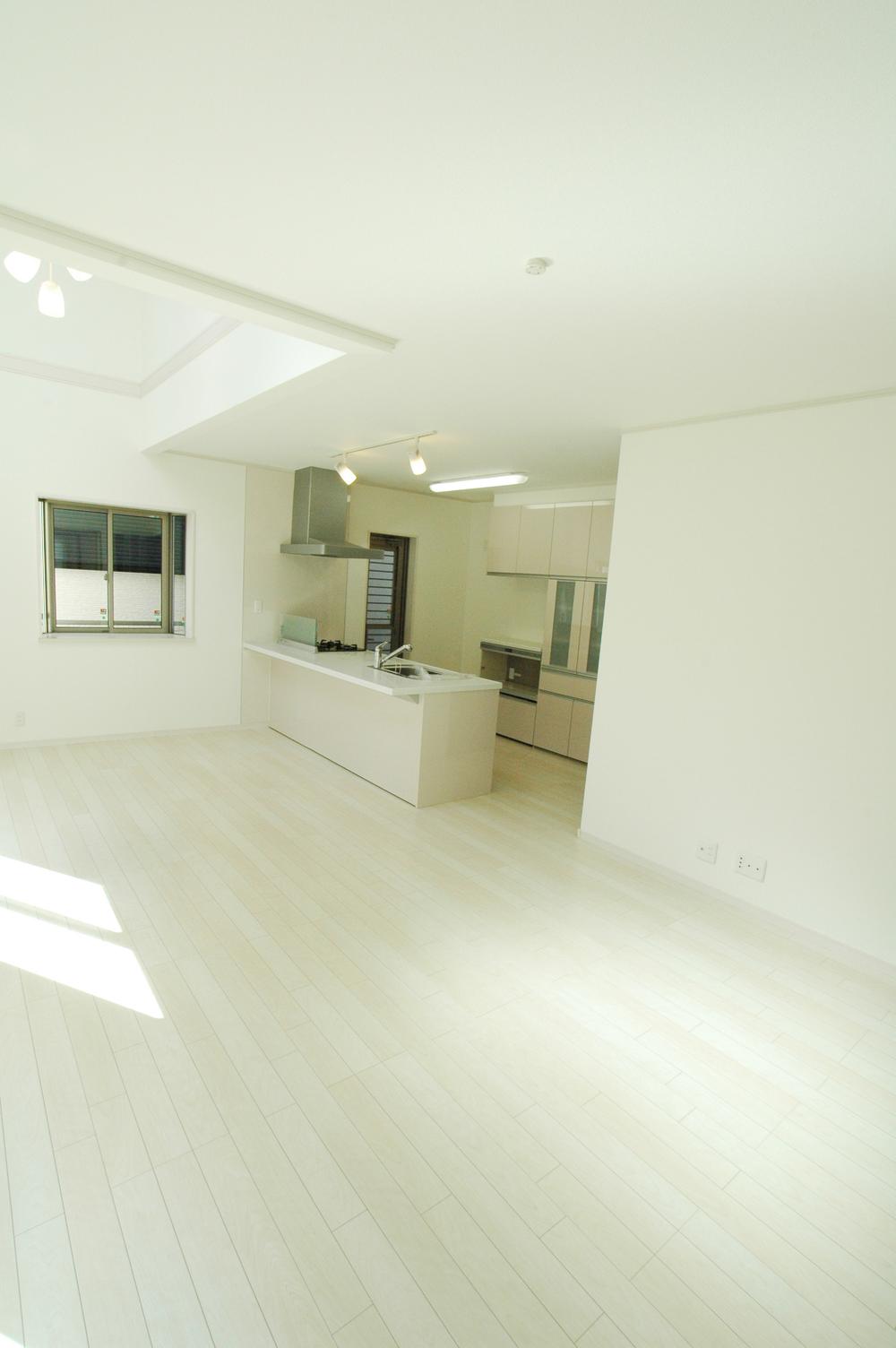 Living. November 2012 registration