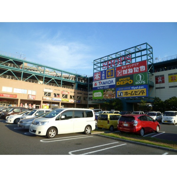 Home center. ROOM DECO Kenta and furniture City to (hardware store) 346m