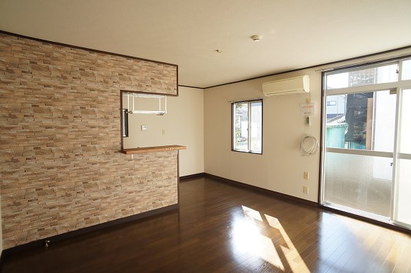 Living and room. LDK, which has been renovated to a face-to-face kitchen