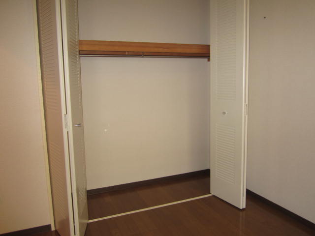 Receipt.  ☆ Closet that can store plenty in the entrance aside Western-style ☆