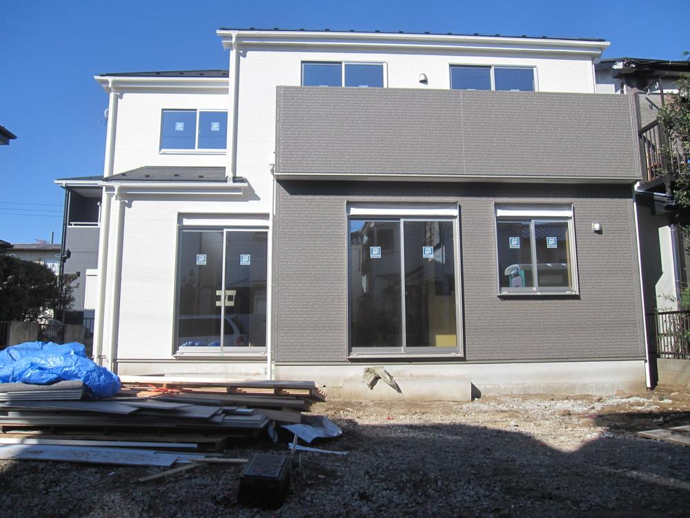 Local appearance photo. Local (12 May 2013) Shooting