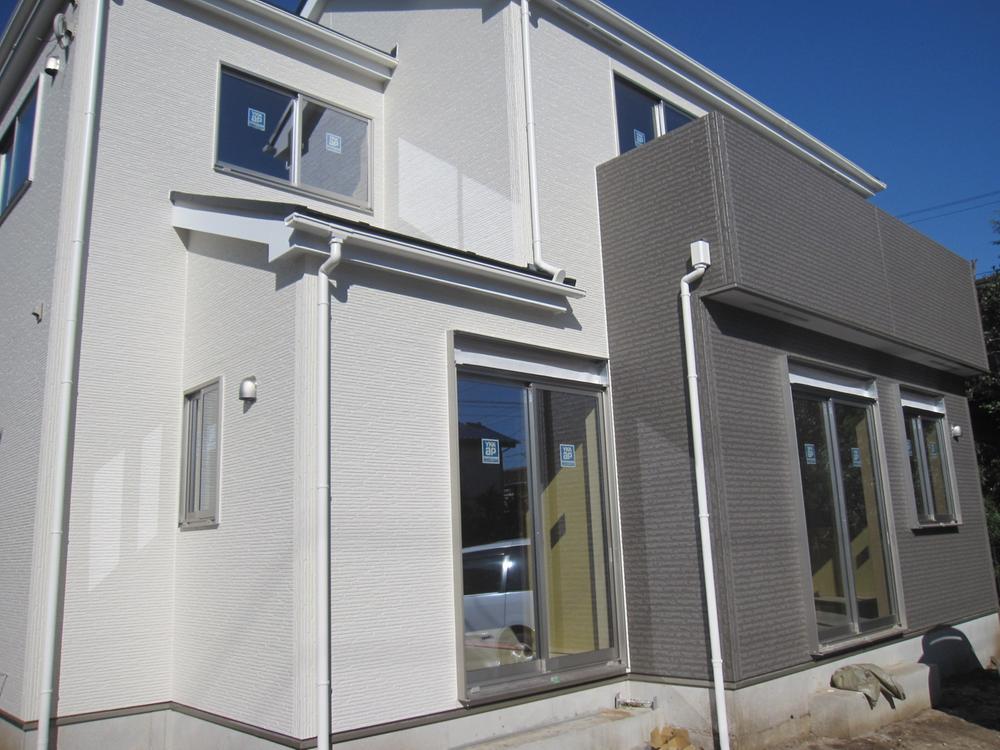 Local appearance photo. Local (12 May 2013) Shooting