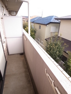 Balcony. Since the balcony is spacious, Futon also Jose in the room