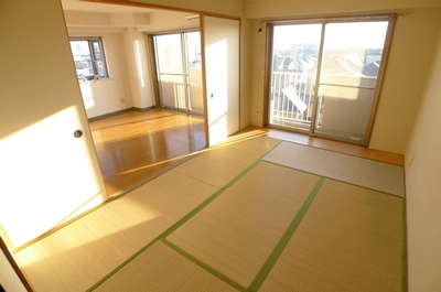 Living and room. Japanese-style room 6 quires