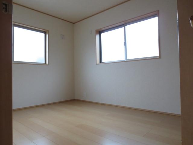 Non-living room. Second floor north side Western-style