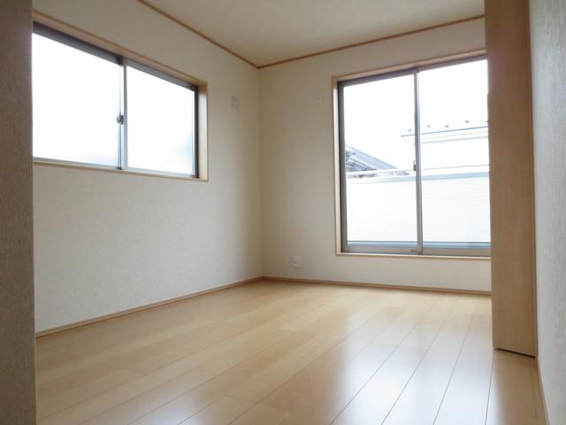 Non-living room. Second floor east side Western-style