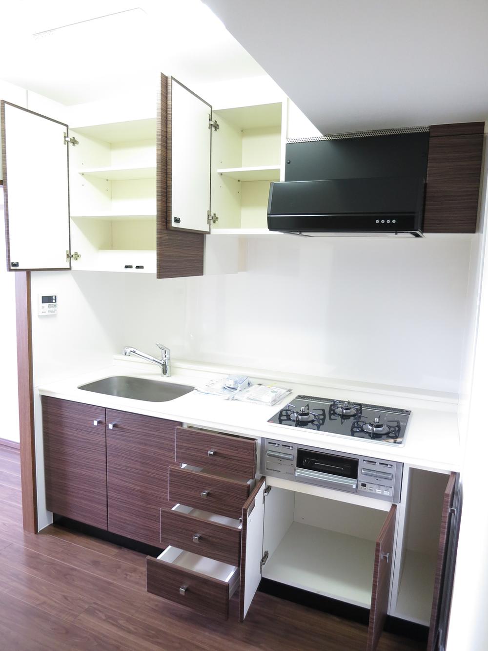 Kitchen.  ☆ Kitchen storage ☆