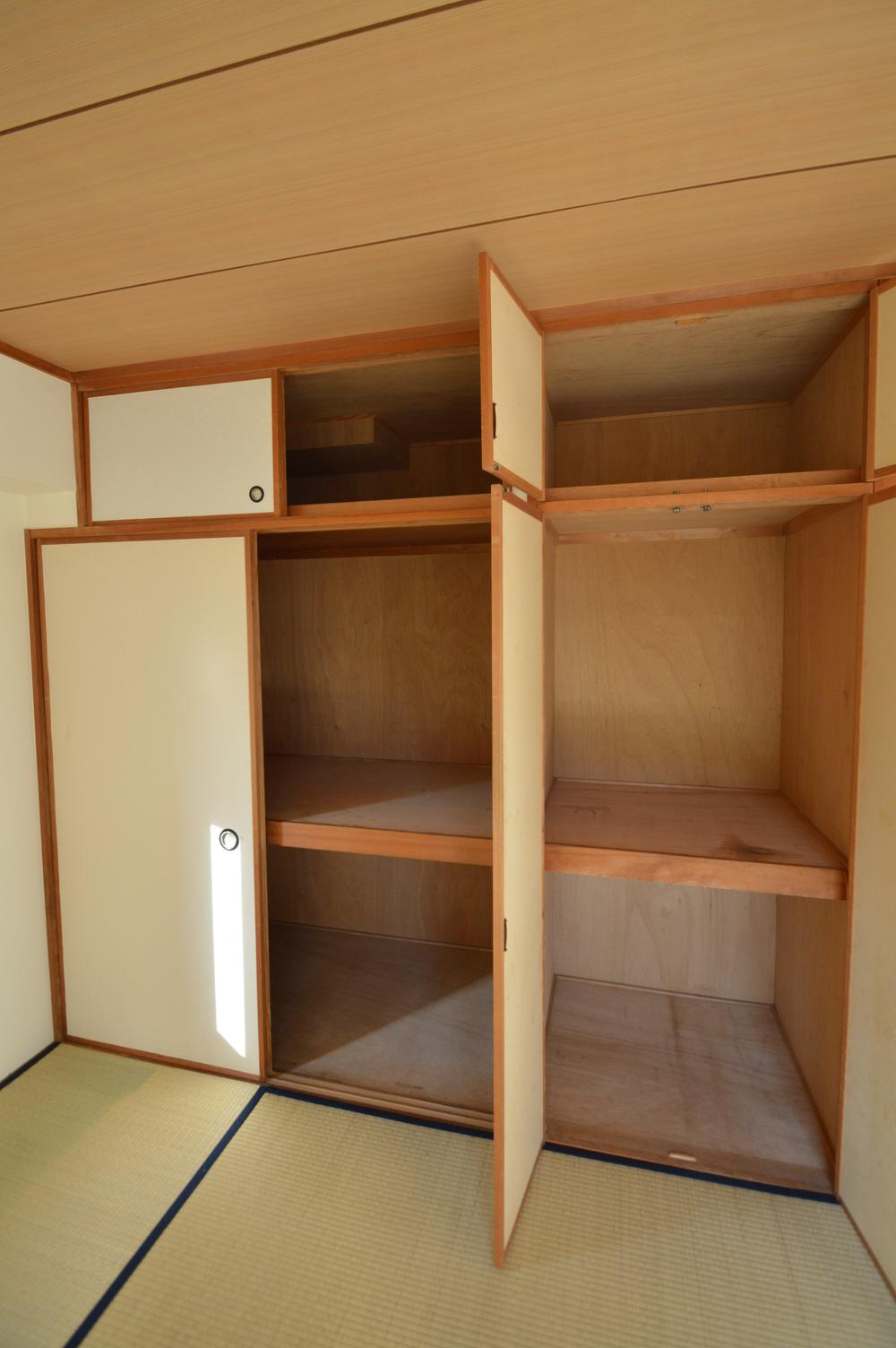 Receipt. Japanese-style room of the housing has truly comfortable space.