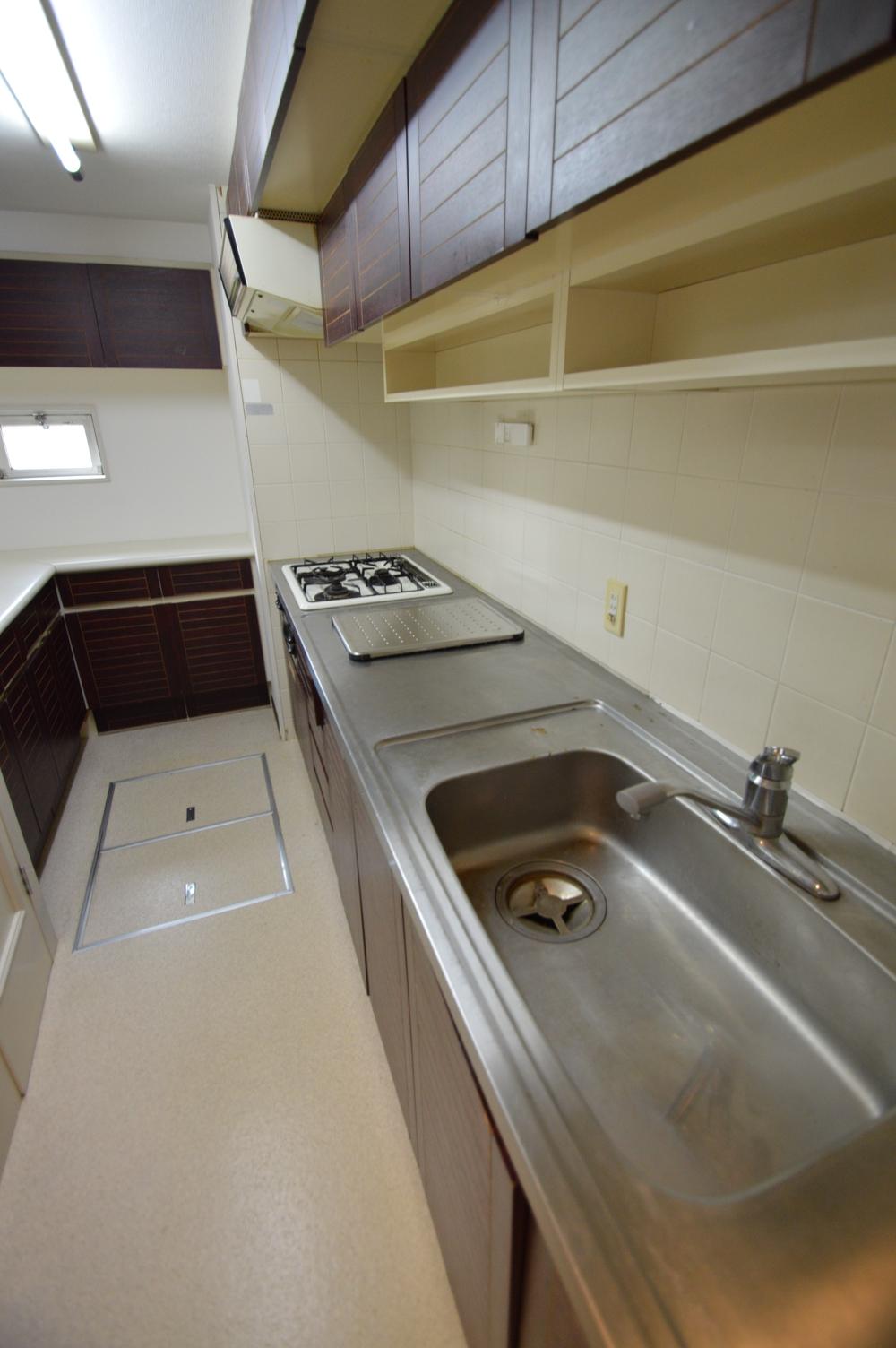 Kitchen. It looks good even without still exchange. It is as it is your guests likely in cleaning and consumables exchange.