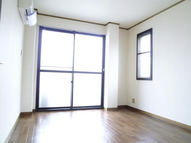 Living and room. But it is northeastward, It is a bright room with two-sided lighting.