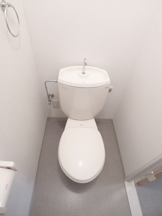 Toilet.  ☆ Able If brokerage commissions 0.525-month ☆