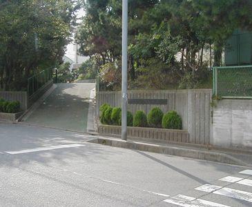 Junior high school. Miyamoto 720m walk 9 minutes until junior high school