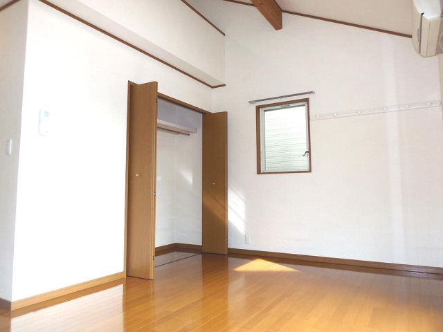 Living and room. There is also housed in a Western-style room.