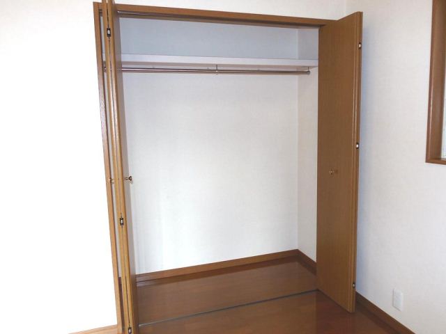 Receipt. Western-style closet. height ・ There is a width.