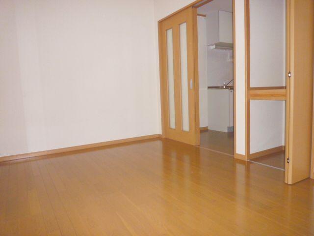 Living and room. 7 tatami spacious space of