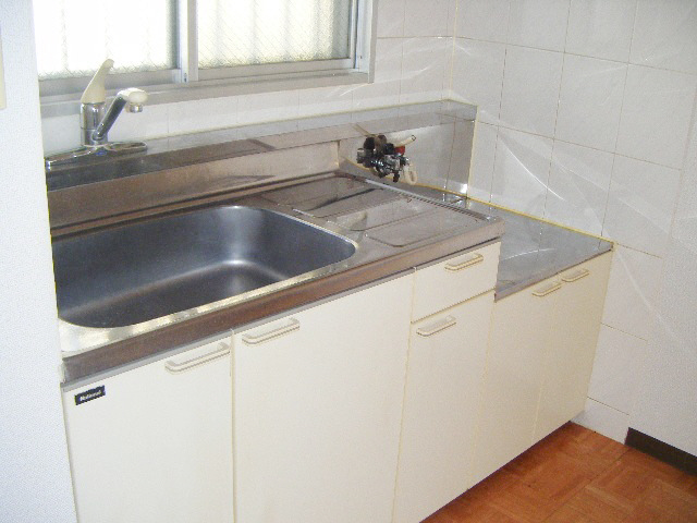 Kitchen. Gas stove is can be installed in the kitchen