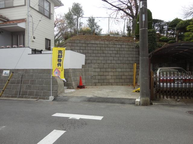 Parking lot. Local (11 May 2013) Shooting