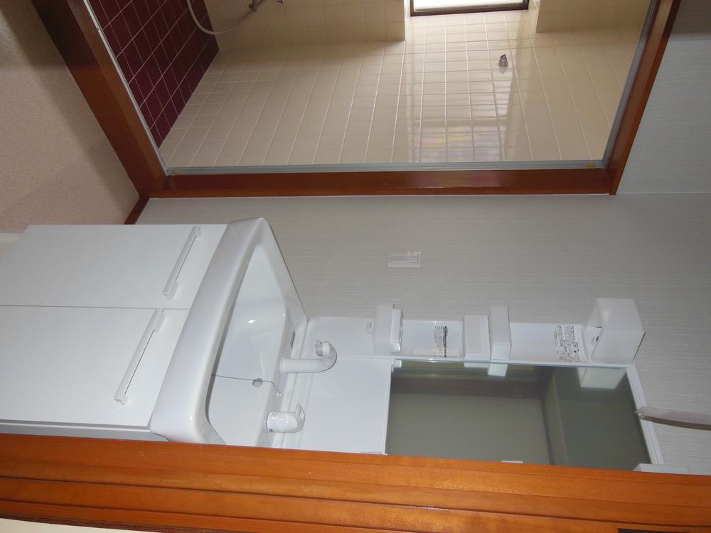 Wash basin, toilet. Indoor (11 May 2013) Shooting