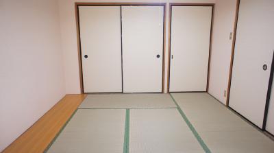 Other room space. It will calm the spacious Japanese-style room