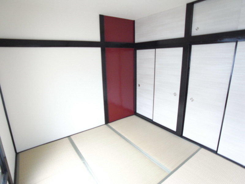 Living and room. It finished in a modern Japanese-style room