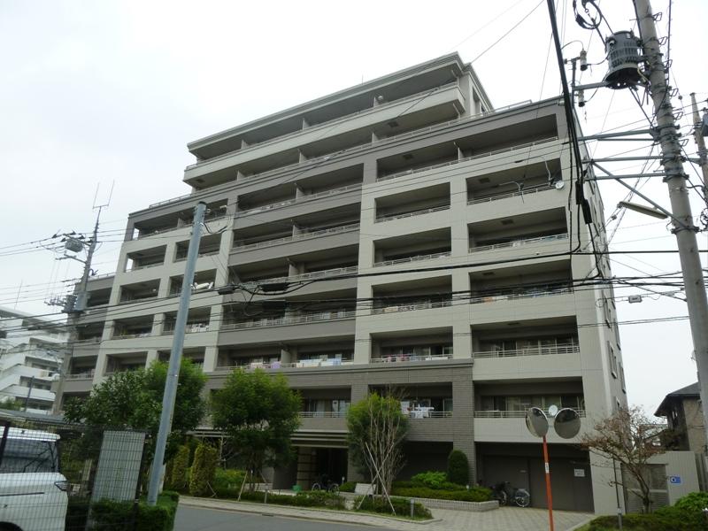 Local appearance photo. 2008 completion of the built shallow Property