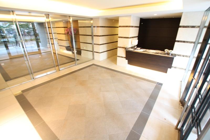 lobby. Happy pet breeding Allowed Mansion.