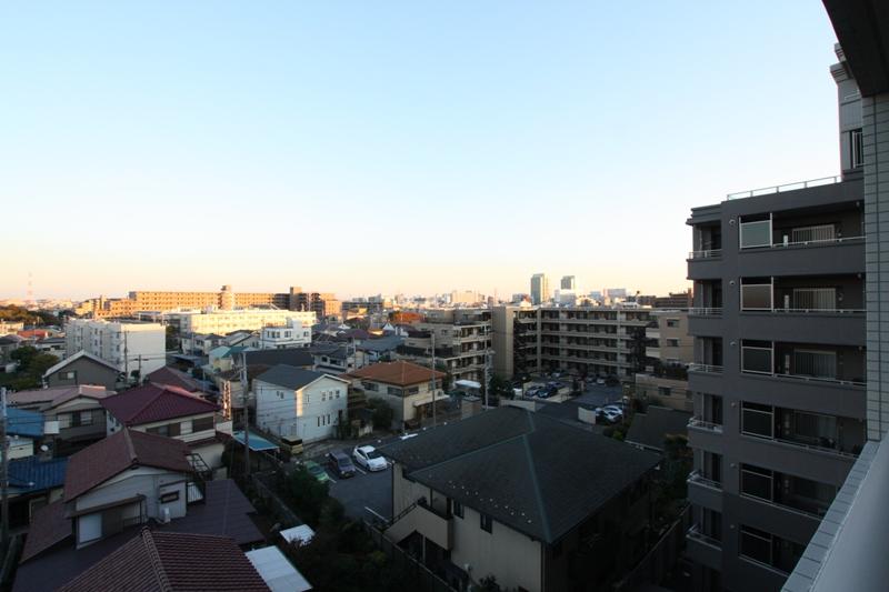 View photos from the dwelling unit. Because of the neighborhood low-rise residential area, Per yang ・ Good view.