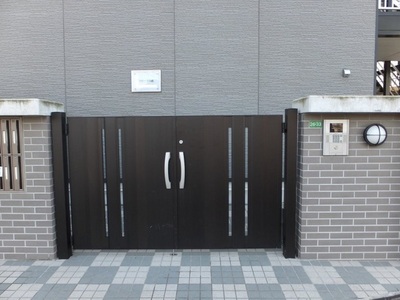 Entrance. There is auto lock