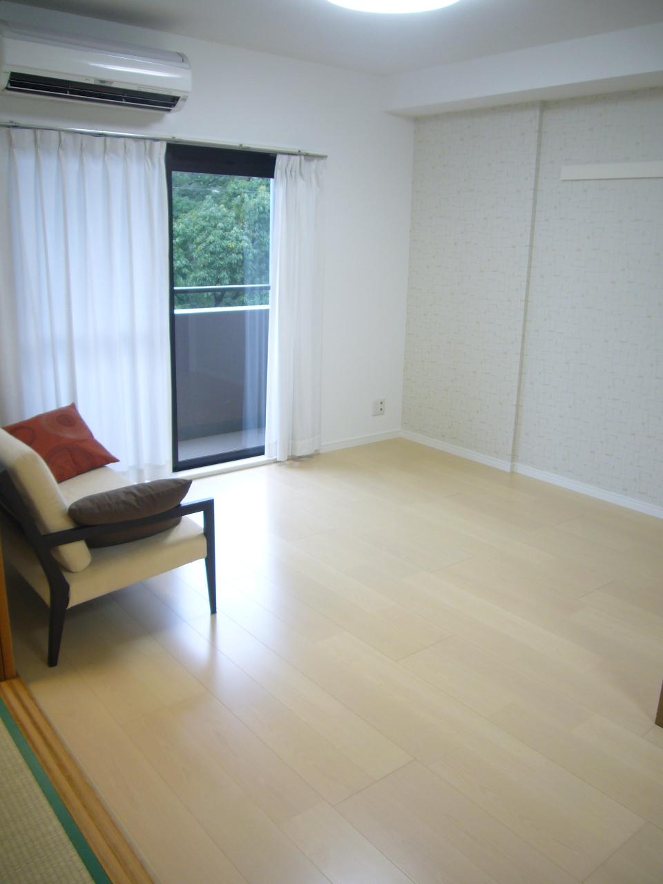 Living. Indoor (10 May 2013) Shooting