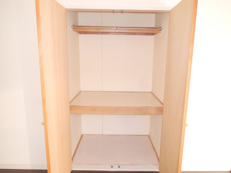 Receipt. Storage of combination type closet with closet