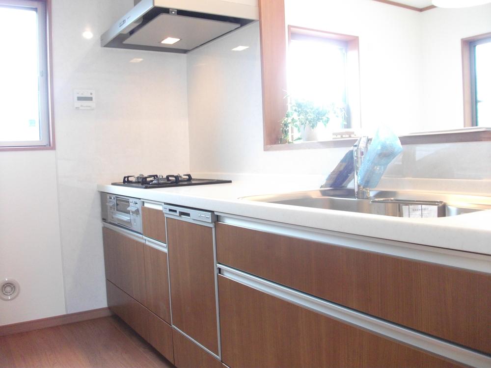 Same specifications photo (kitchen). Dishwasher kitchen of Panasonic or Takara Standard.