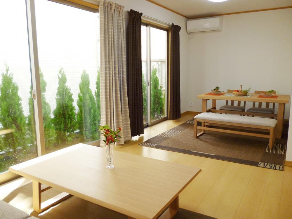 Same specifications photos (living). (1 Building) same specification