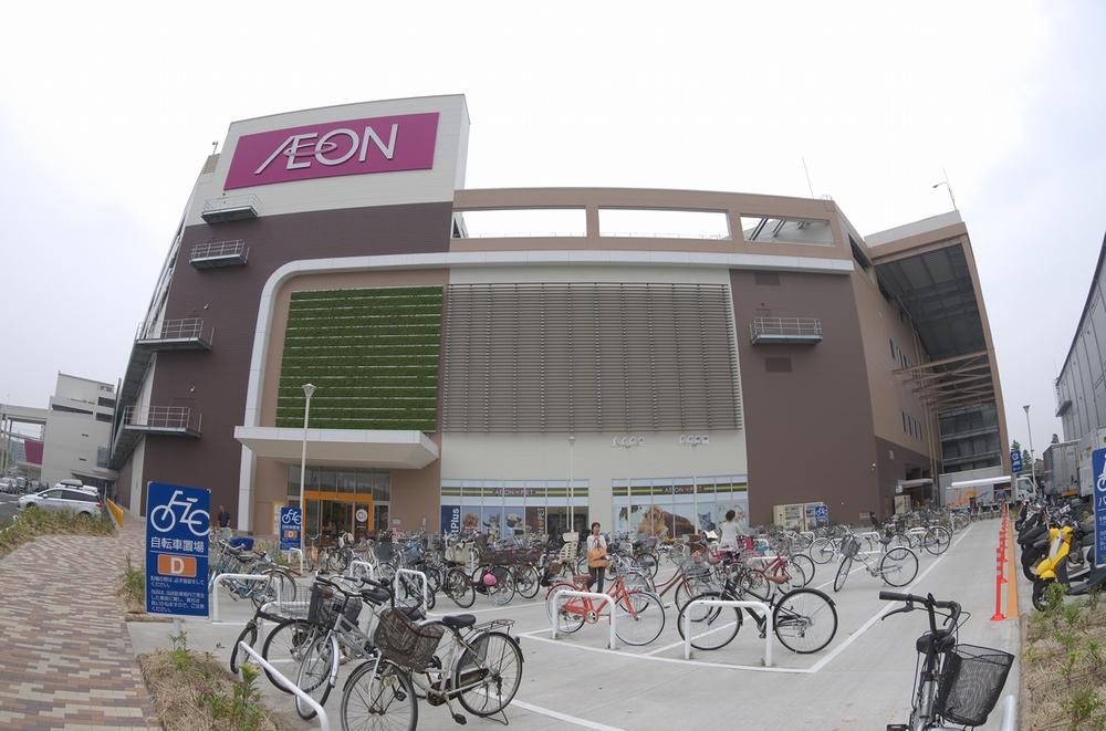 Shopping centre. 1000m to Aeon Mall Funabashi