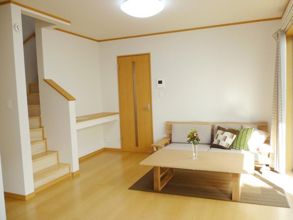 Same specifications photos (living). (1 Building)