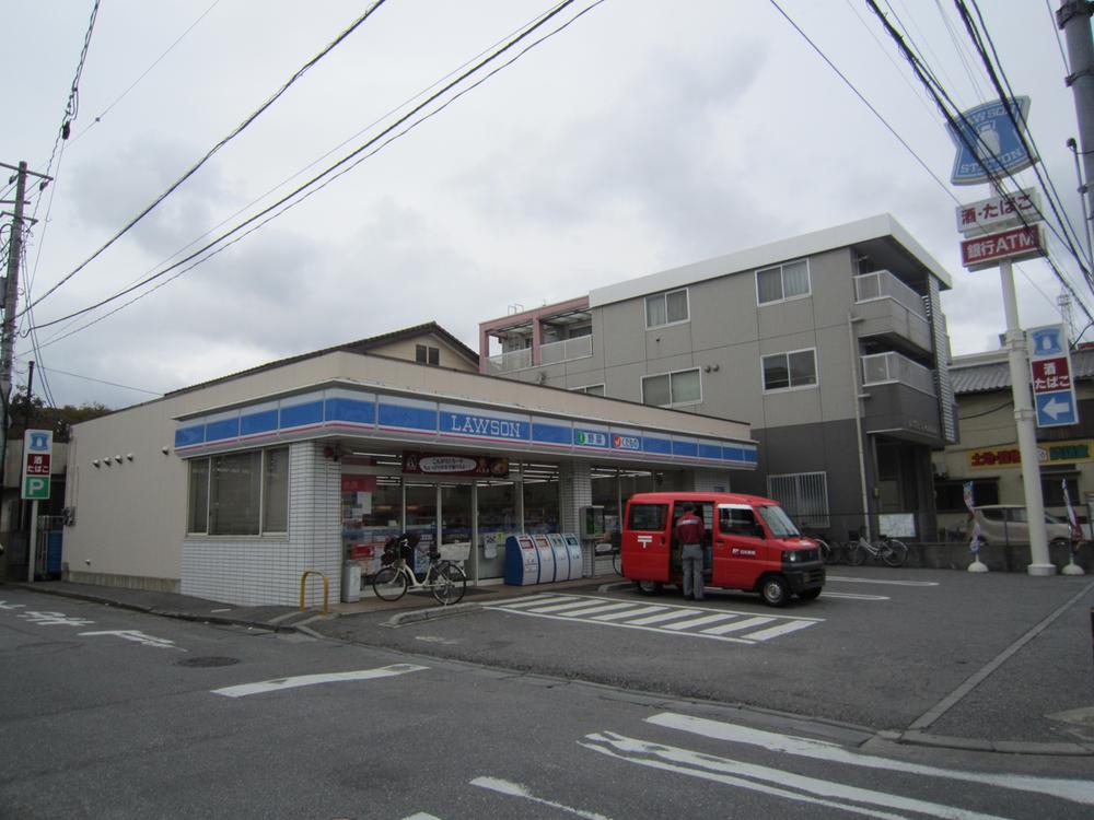 Convenience store. 515m until Lawson Kitanarashino Bahnhofstrasse shop