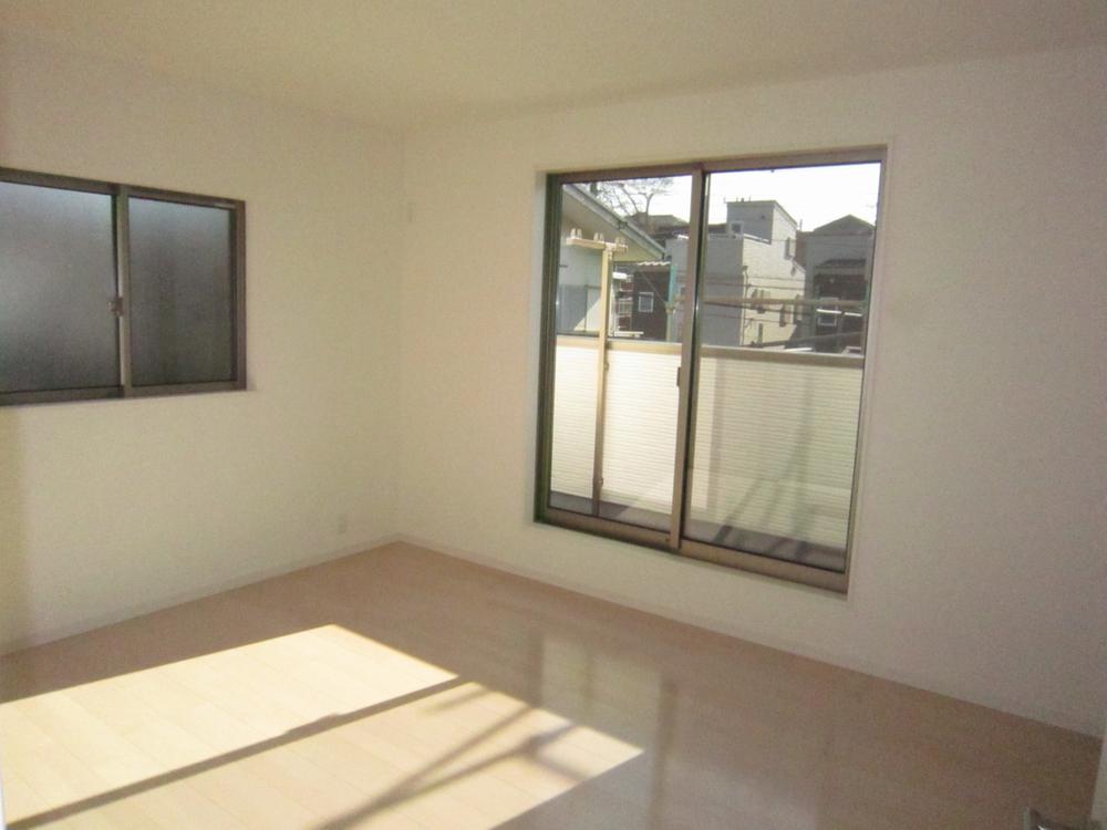 Non-living room. Indoor (12 May 2013) Shooting