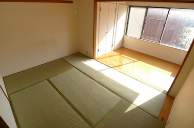 Living and room. Japanese-style room 6 quires ・ Sunroom