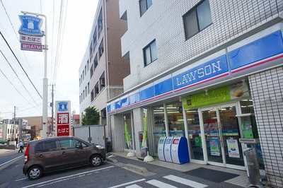 Convenience store. 384m until Lawson Tsudanuma Higashiten (convenience store)