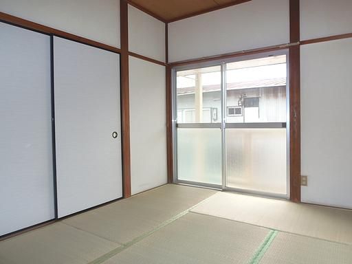 Living and room. Japanese-style room has calm ☆ 