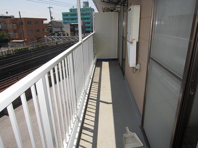 Balcony. Happy to spacious and washing ☆