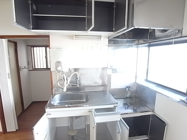 Kitchen. It is a large storage of kitchen